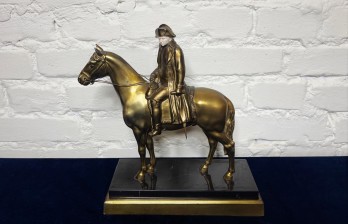 Скульптура Наполеон на коне бронза с костью 